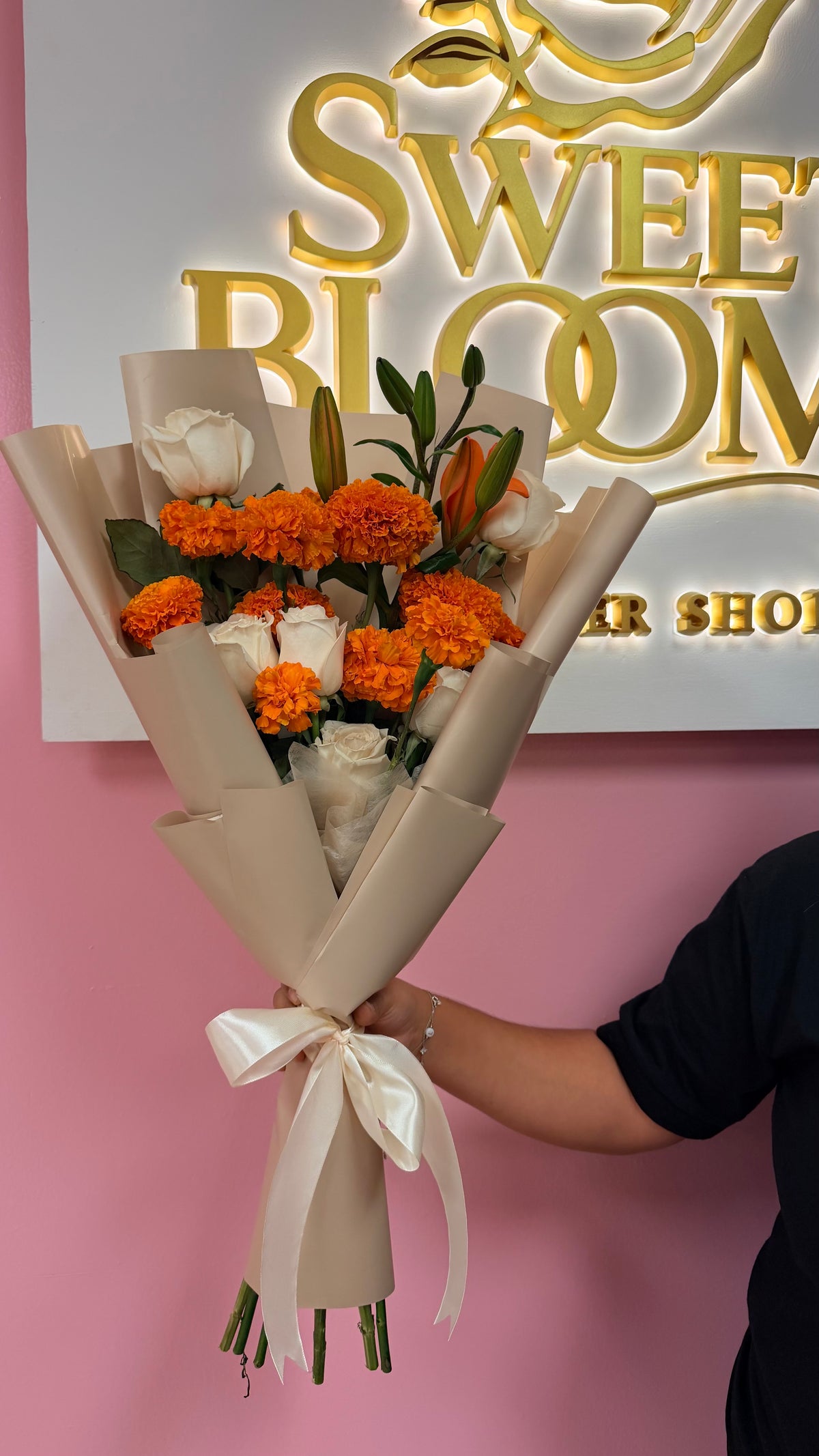 ENTRE FLORES Y RECUERDOS🧡🕊️